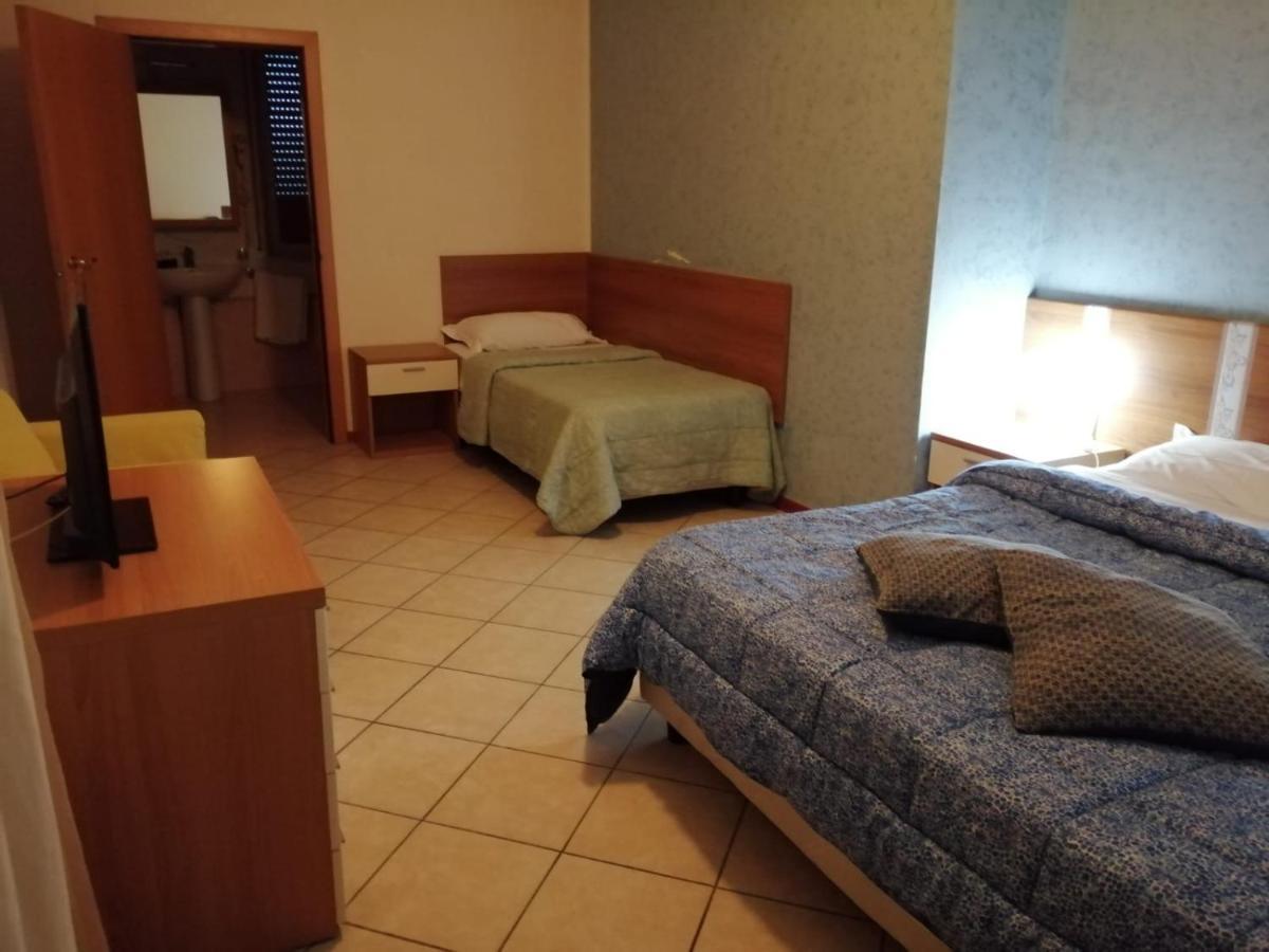 Thaire Resort Castel Volturno Ngoại thất bức ảnh