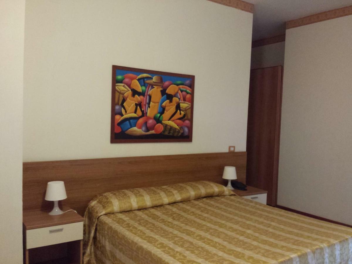 Thaire Resort Castel Volturno Ngoại thất bức ảnh
