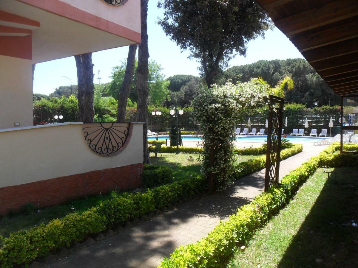 Thaire Resort Castel Volturno Ngoại thất bức ảnh