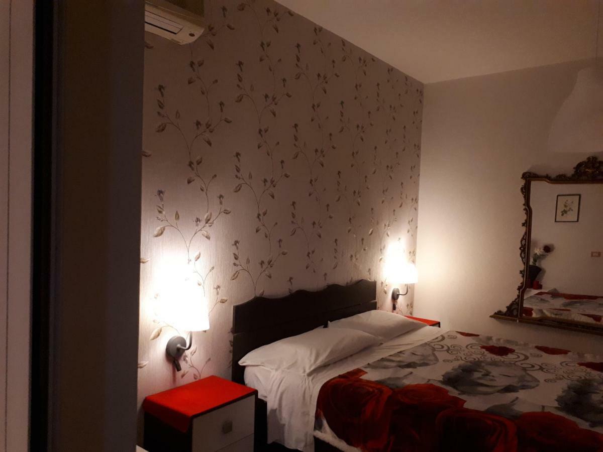 Thaire Resort Castel Volturno Ngoại thất bức ảnh