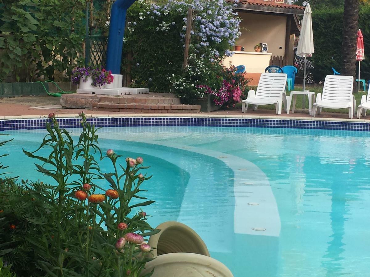 Thaire Resort Castel Volturno Ngoại thất bức ảnh