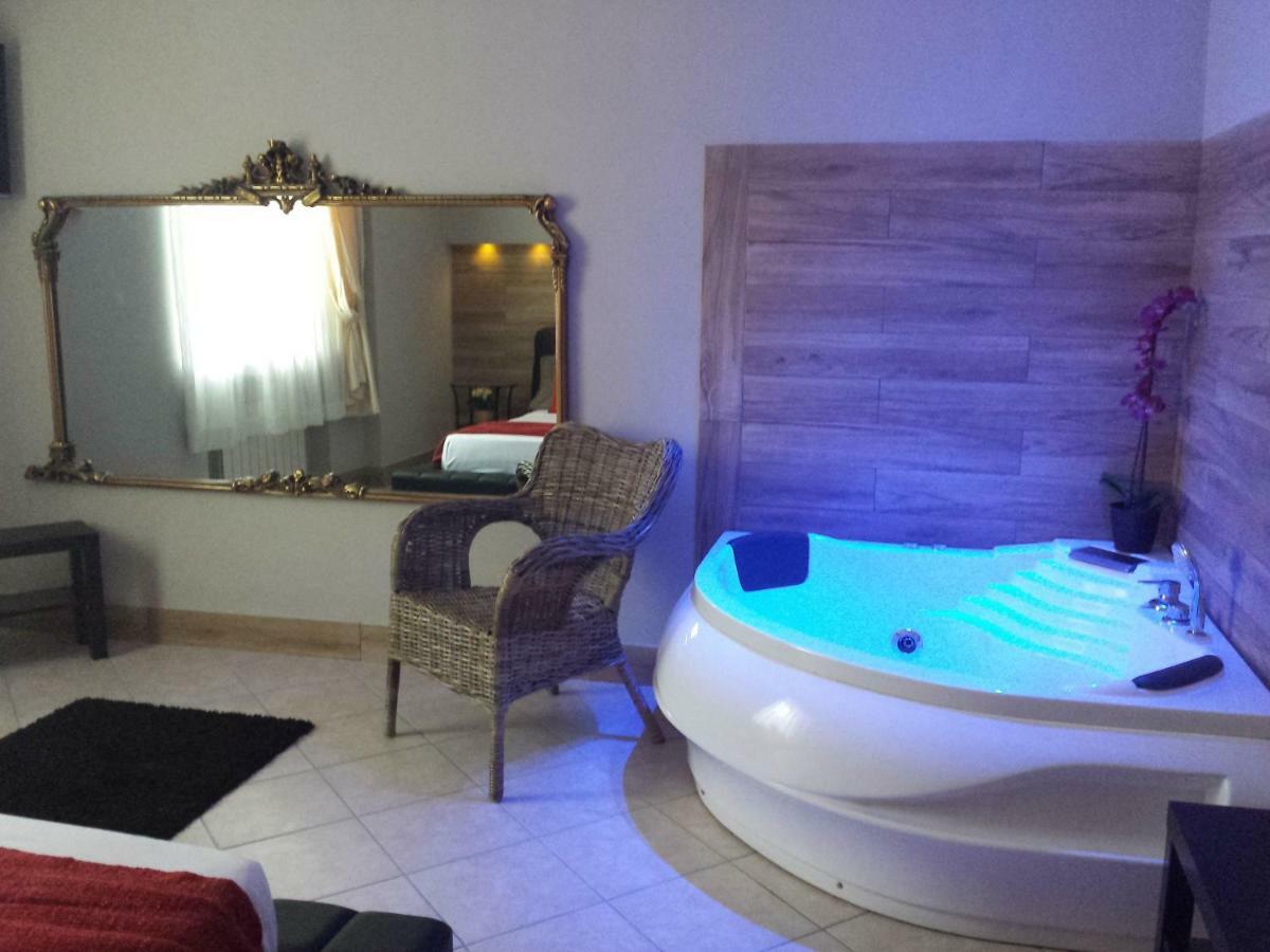 Thaire Resort Castel Volturno Ngoại thất bức ảnh