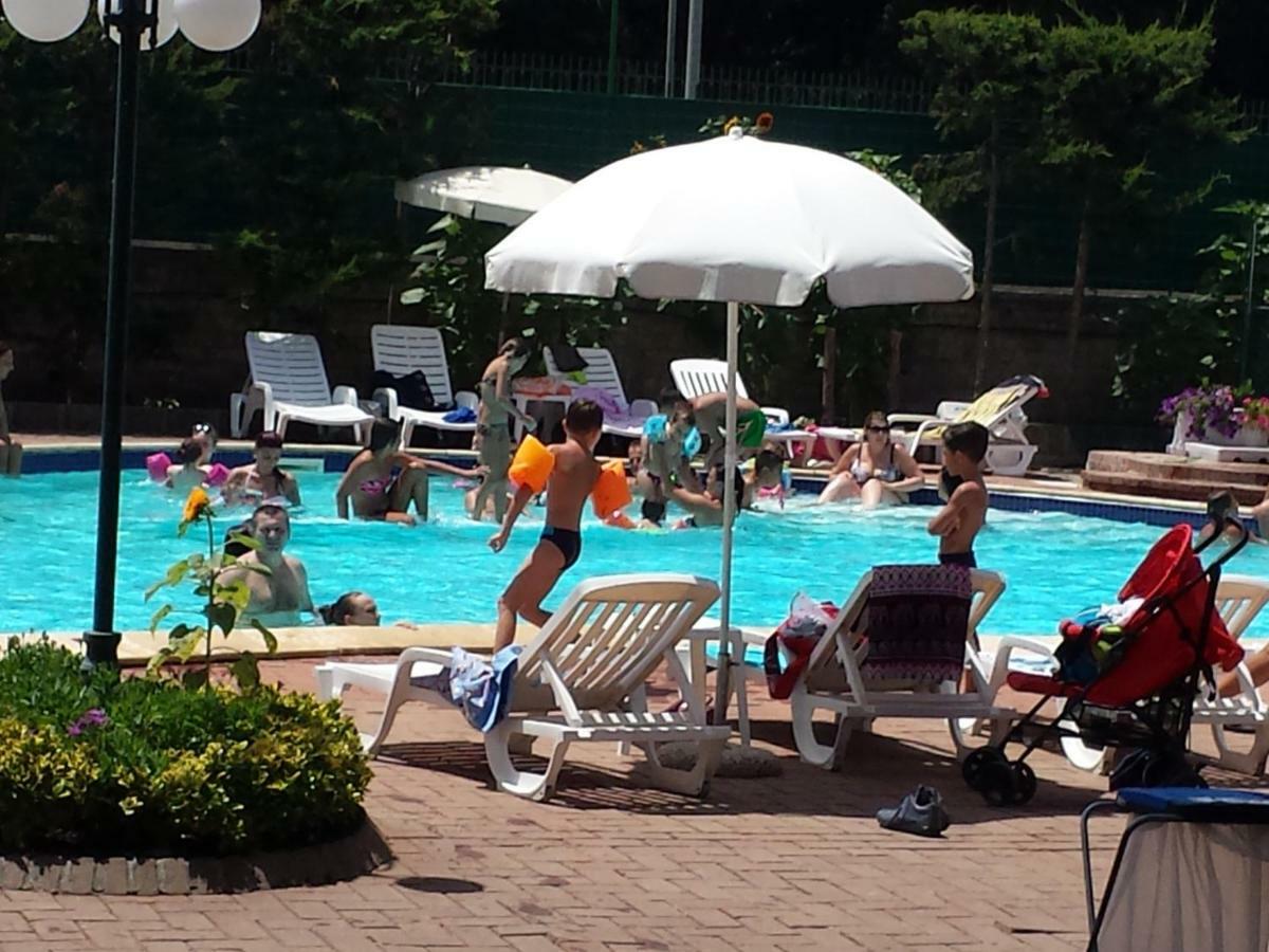 Thaire Resort Castel Volturno Ngoại thất bức ảnh