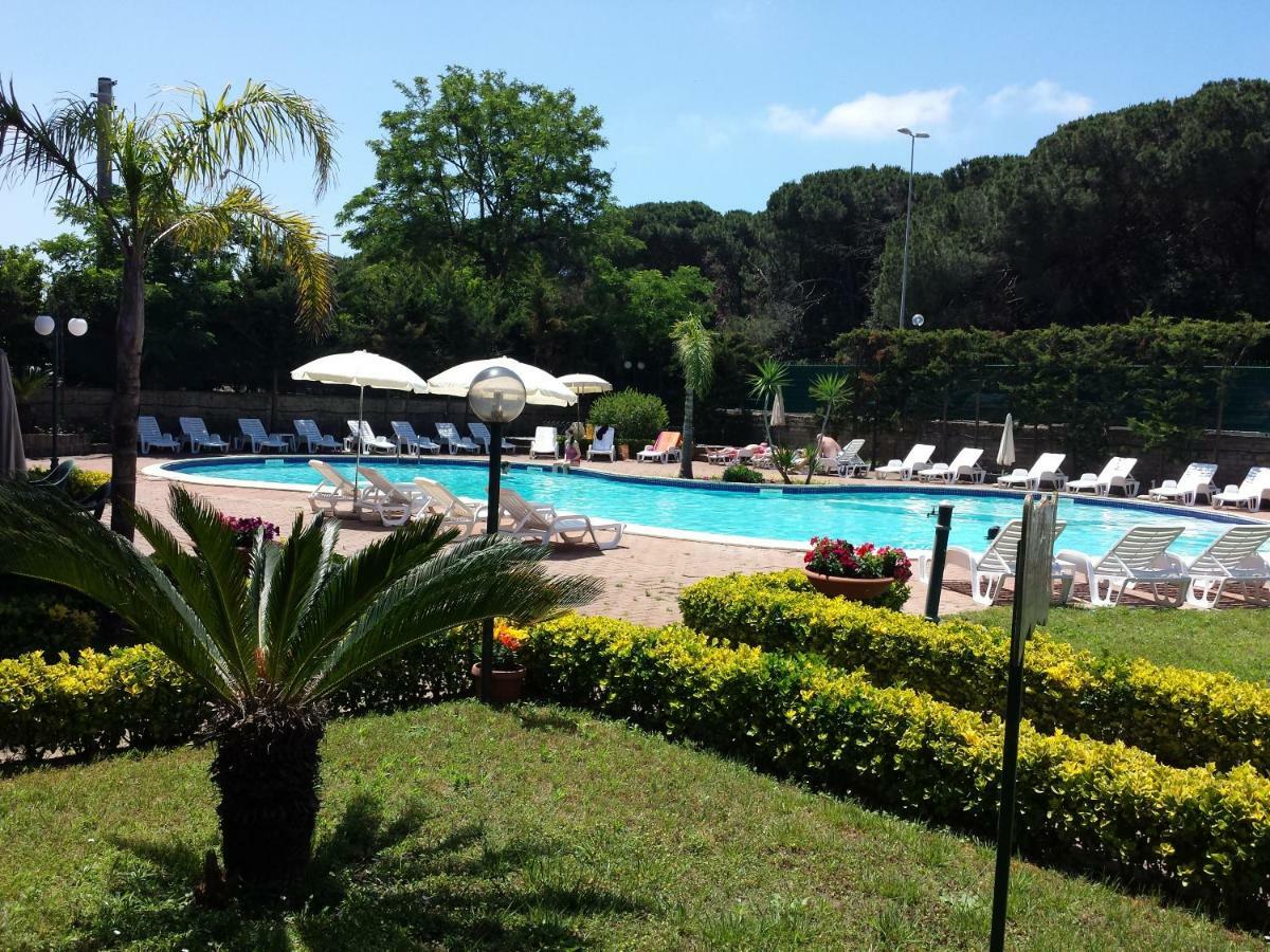 Thaire Resort Castel Volturno Ngoại thất bức ảnh