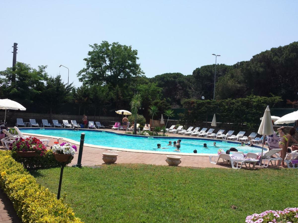 Thaire Resort Castel Volturno Ngoại thất bức ảnh